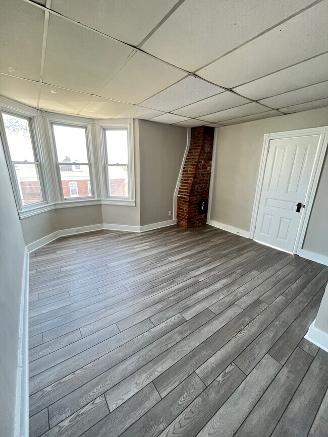 Building Photo - 717 Spring Garden St