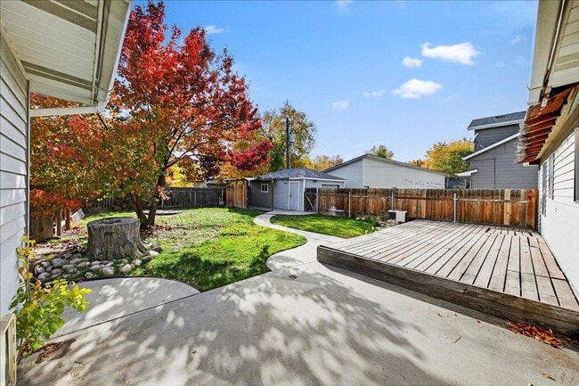 Building Photo - Spacious 4-Bedroom Home Minutes from Downt...