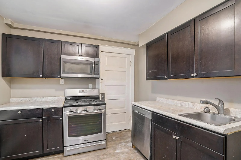 Building Photo - 823 Oakland Dr