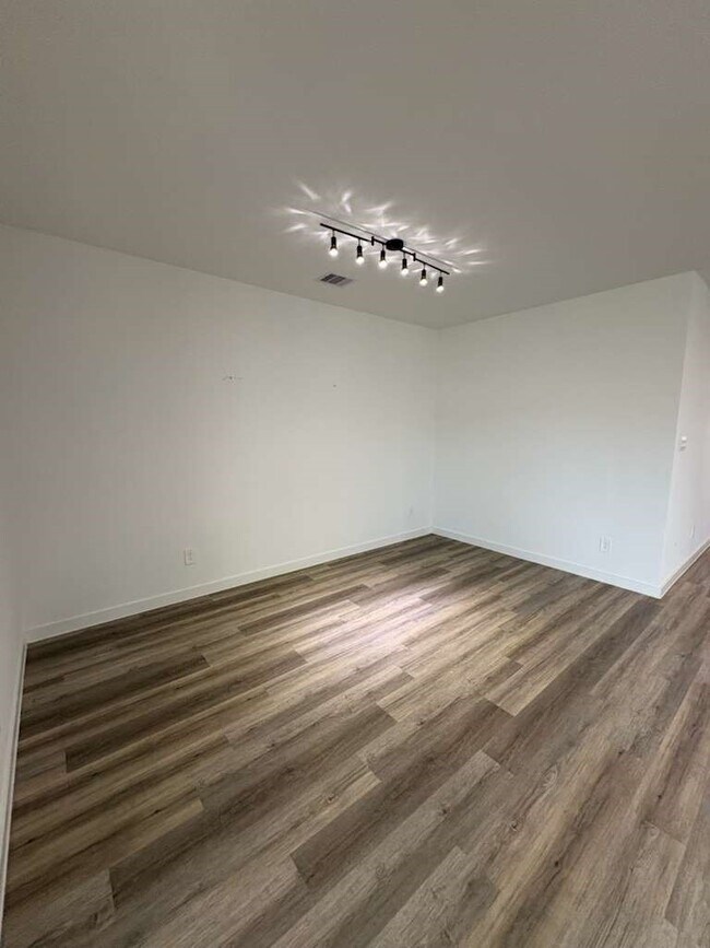 Building Photo - 3231 Langley Bnd Ln