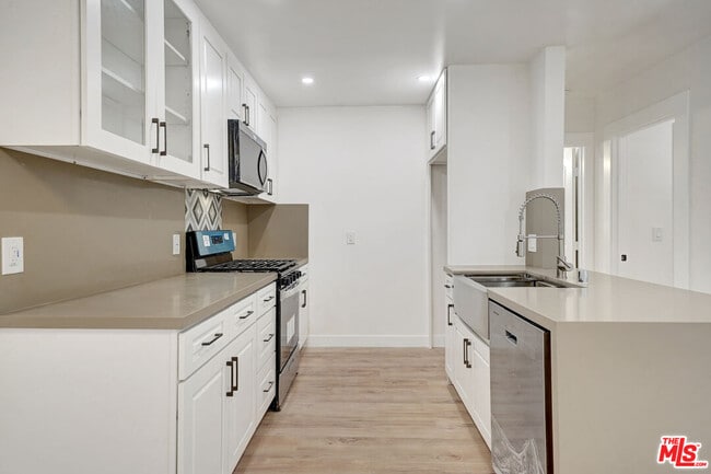 Building Photo - 9005 Cynthia St