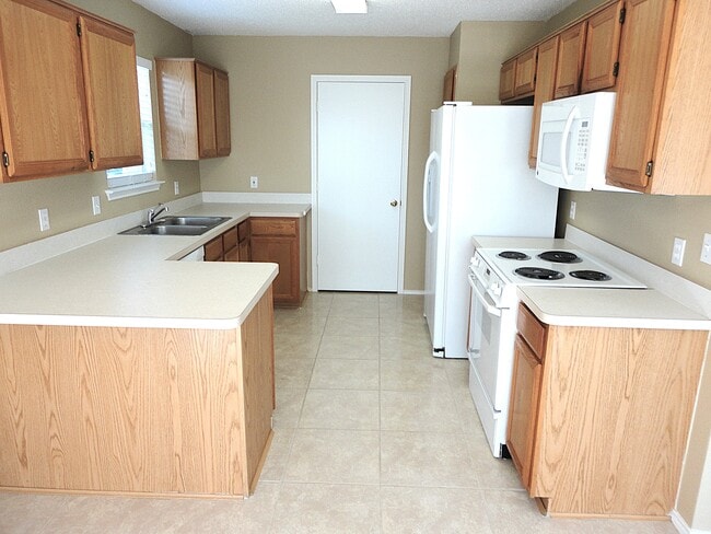 Building Photo - 6421 Jennie Ln