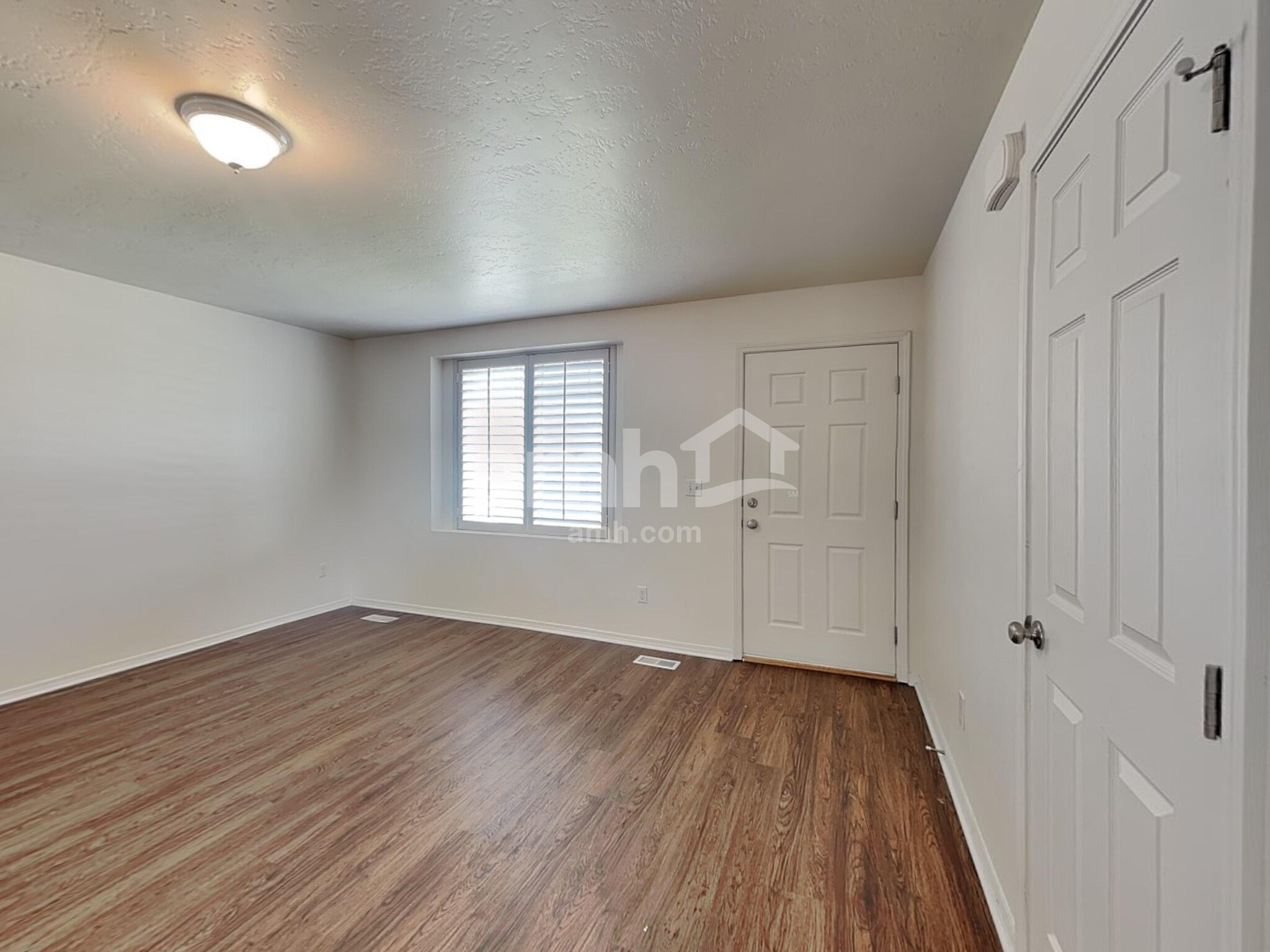 Building Photo - 4431 N Elsinore Ave