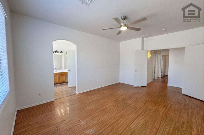 Building Photo - 4Bed/2Bath House in El Mirage! Ready for Immediate Move-In!