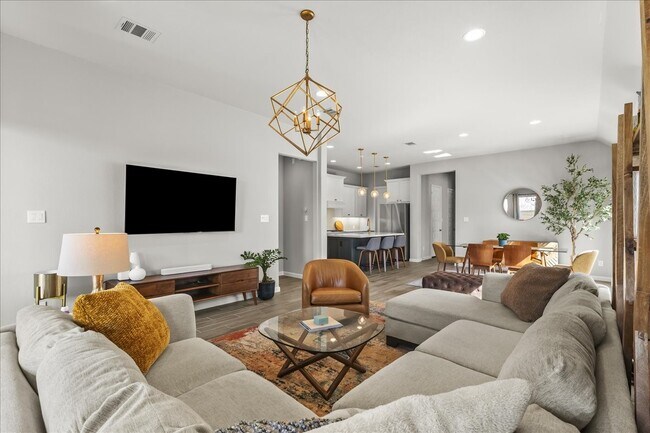 Building Photo - 4910 Morrison Dr