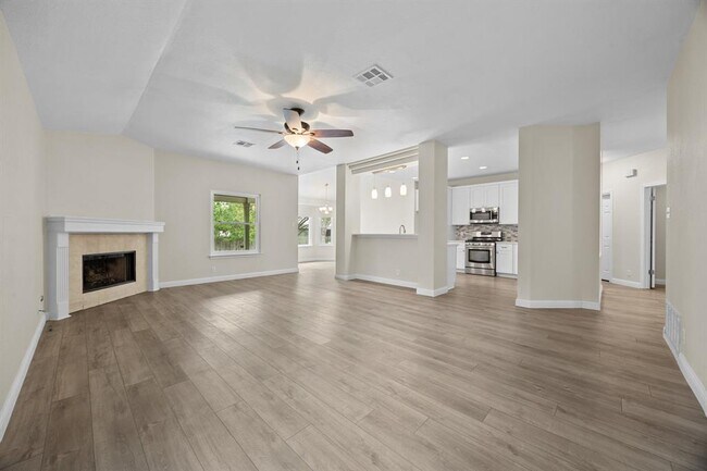 Building Photo - 1617 Abbey Ln