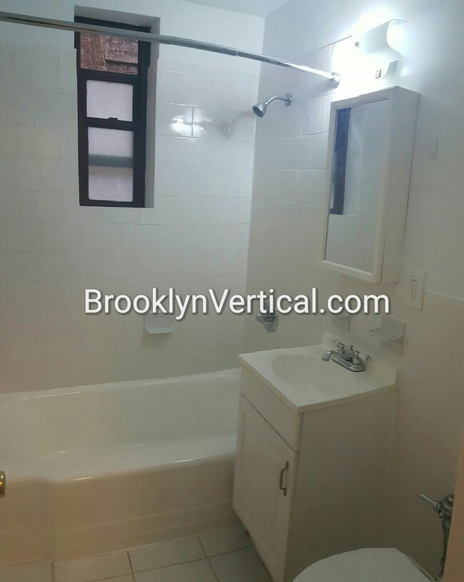 Building Photo - 1145 E 35th St