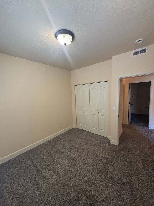 Building Photo - 6735 N Spurwing Loop