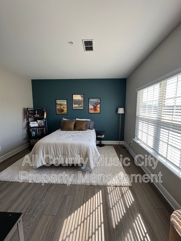 Building Photo - 8401 Callabee Way