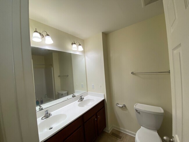 Building Photo - 210 Checko Court