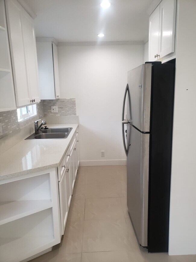 Building Photo - 4326 W 163rd St