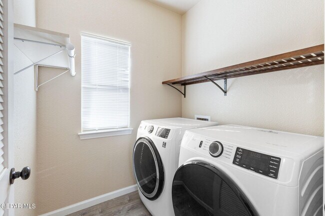 Building Photo - 11107 Redstone Cove Dr