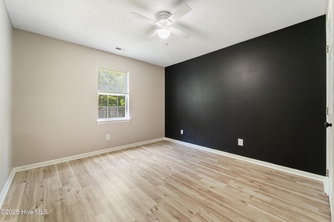 Building Photo - 3043 Foxhorn Rd