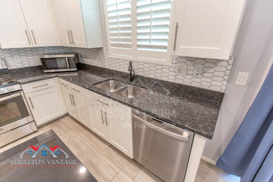 Building Photo - 3738 E Dogwood Dr