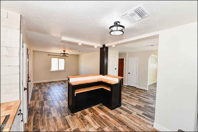 Building Photo - 3413 Tea Rose Pl