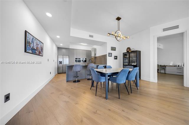 Building Photo - 16001 Collins Ave