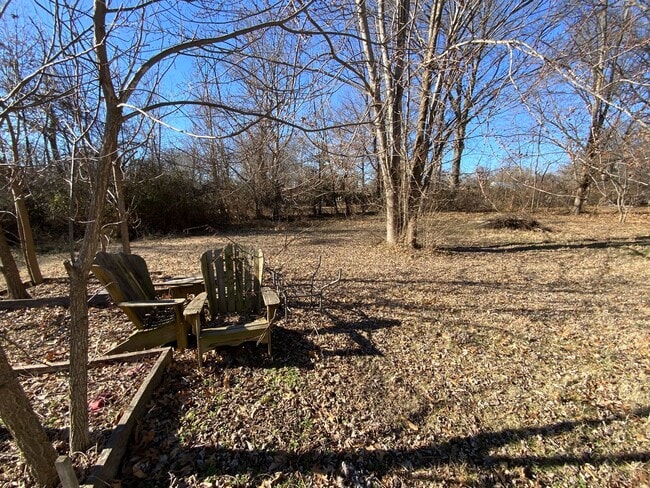 Building Photo - 1416 W Worley St