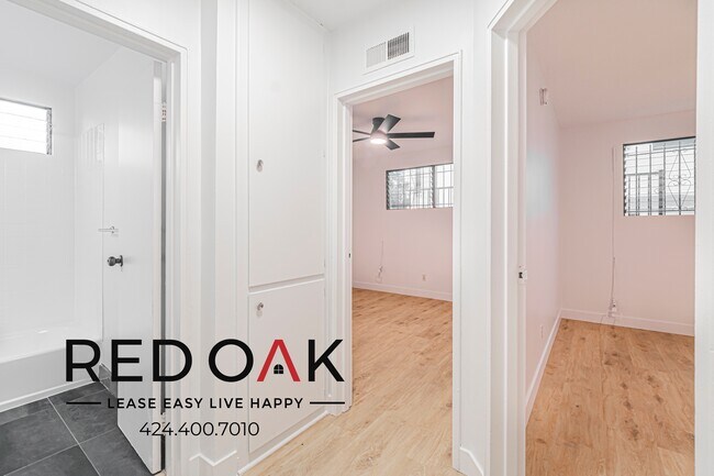 Building Photo - 1403 Tamarind Ave