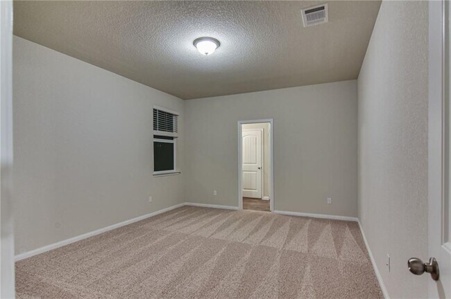 Building Photo - 309 Naset Dr