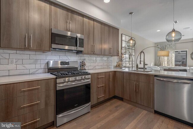 Building Photo - 1753 N Marshall St