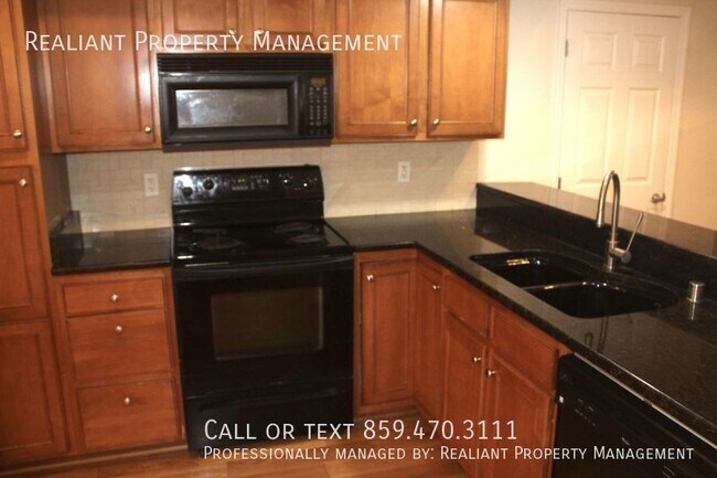 Building Photo - 3 Bedrooms, 2 baths. Downtown Lexington be...