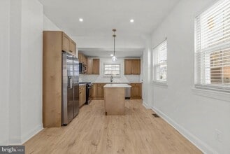Building Photo - 306 Mifflin St