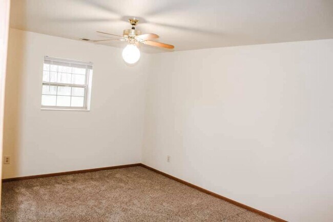 Building Photo - 2106 Stirrup Ln