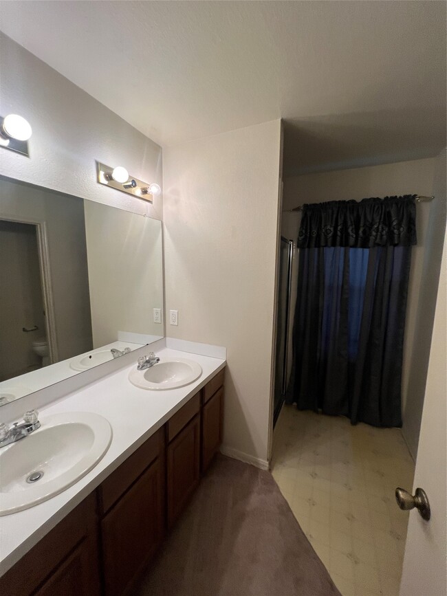 Building Photo - 4710 Salina St