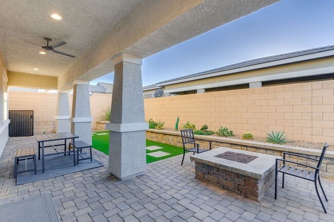 Building Photo - Charming Single-Story in Cadence with Fireplace & Entertainer’s Backyard!