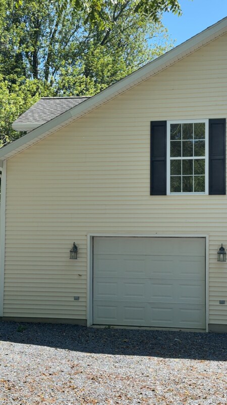 Building Photo - 2637 Mountain Rd