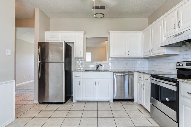 Building Photo - 6113 6th St