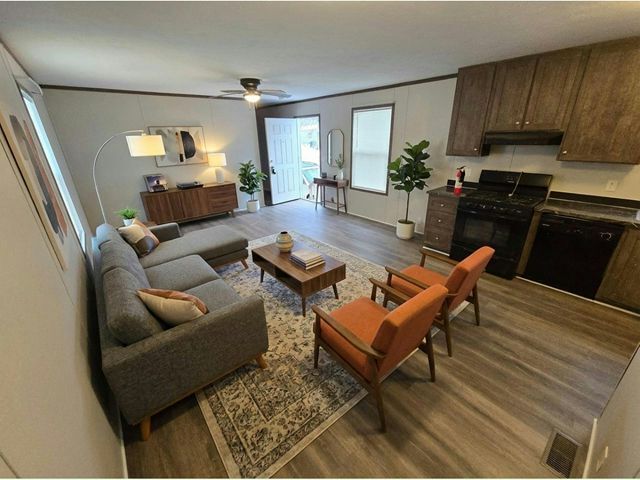 Building Photo - 110 113th Square NE