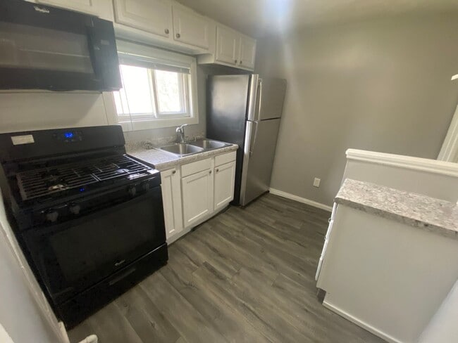 Building Photo - FRI1011