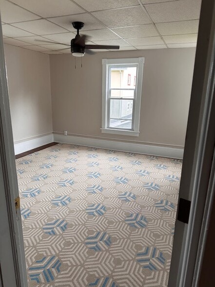 Large bedroom w. closet - 613 E 3rd St