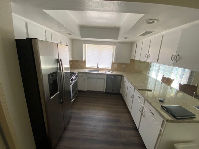 Building Photo - Charming Home for rent in Exeter, Ca