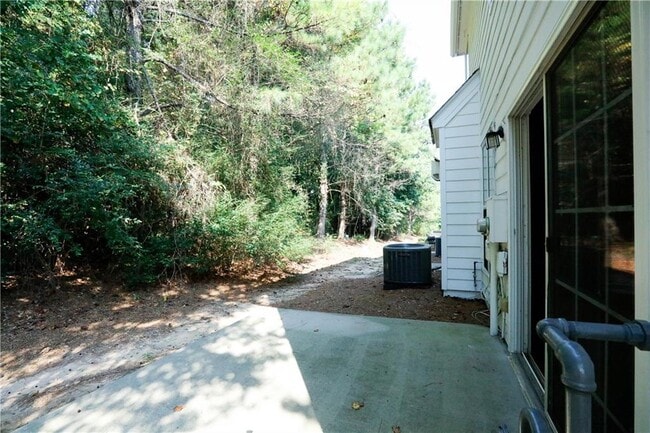 Building Photo - 2388 Fairlie Dr