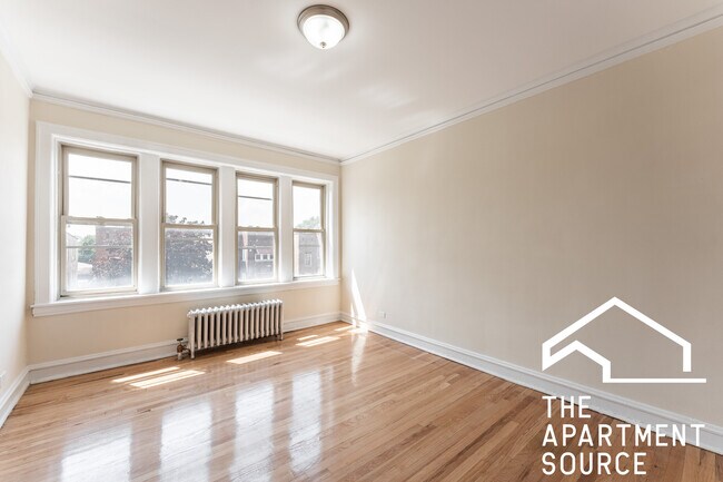 Building Photo - 2111 Grove