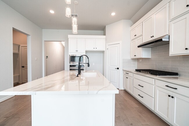 Building Photo - 24819 Yellow Spruce Cir