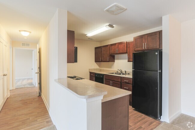 2BR,2BA,-1012SF - 200 West I
