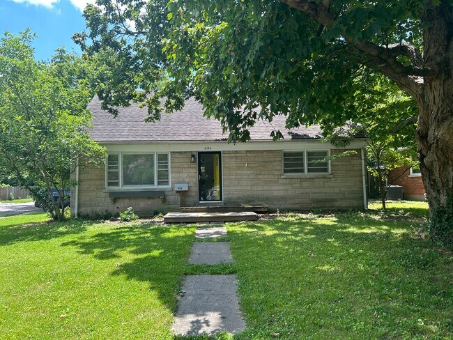 Building Photo - 636 Cardinal Ln