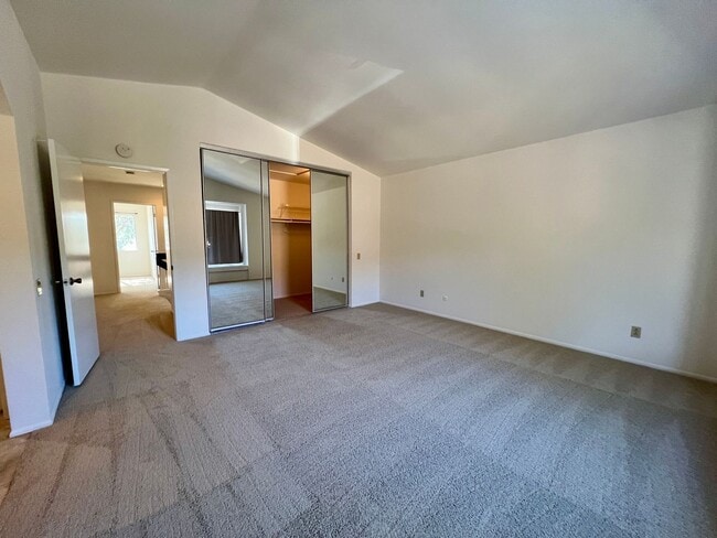Building Photo - Spacious 4BD/2.5Bth Home in Rancho Penasqu...