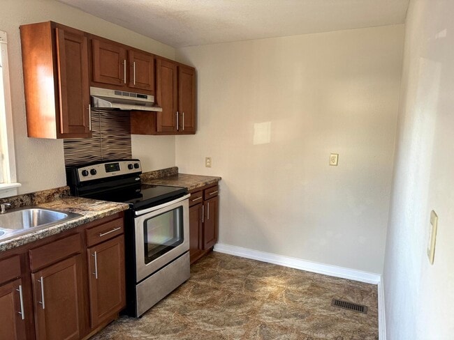 Building Photo - 3 bedroom Kenosha cape cod