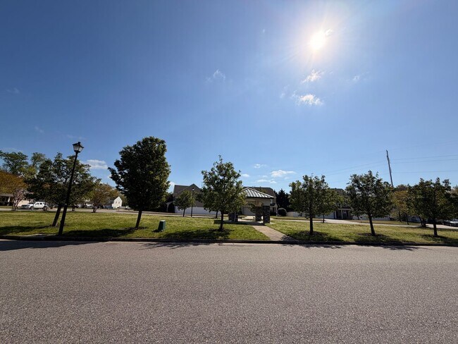 Building Photo - 42 Kilverstone Way