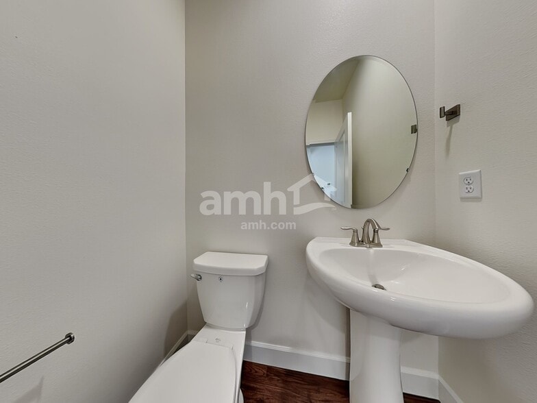 Building Photo - 9253 Shootingstar St SE