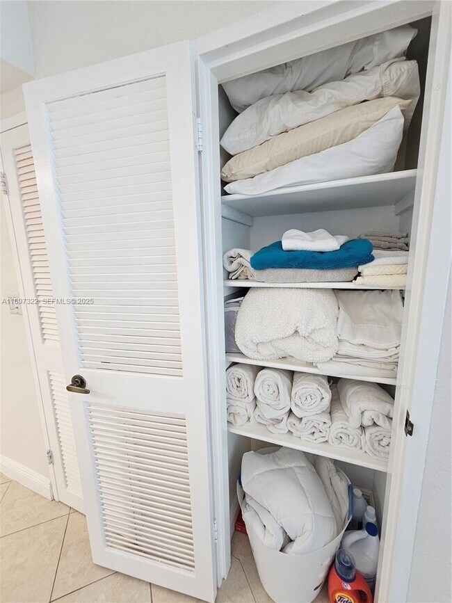 Building Photo - 2501 S Ocean Dr