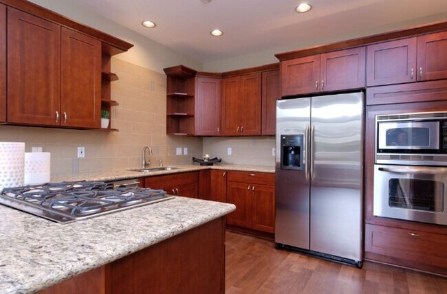 Building Photo - 2bd/2ba Bellevue Condo