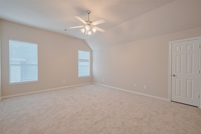 Building Photo - 23 Red Adler Pl