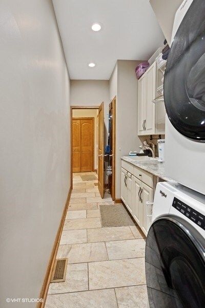 Building Photo - 905 Shelly Ln