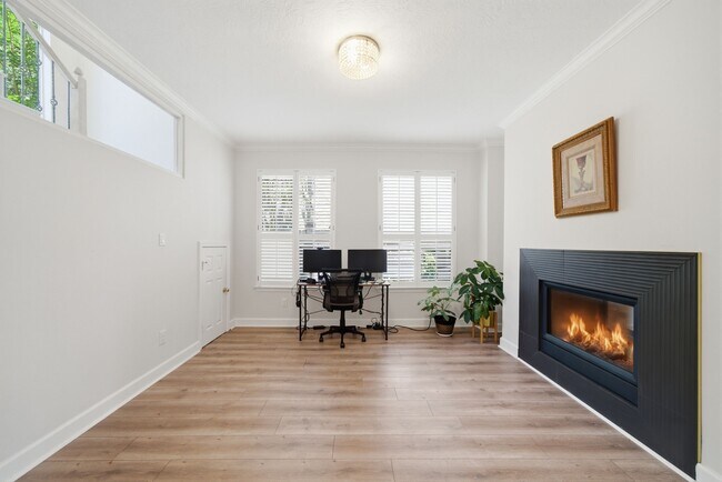 Building Photo - 1413 Whispering Pines Dr