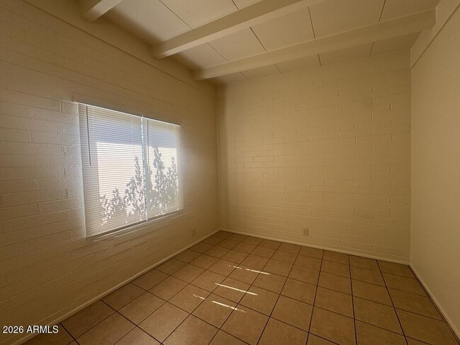 Building Photo - 1800 E Fry Blvd